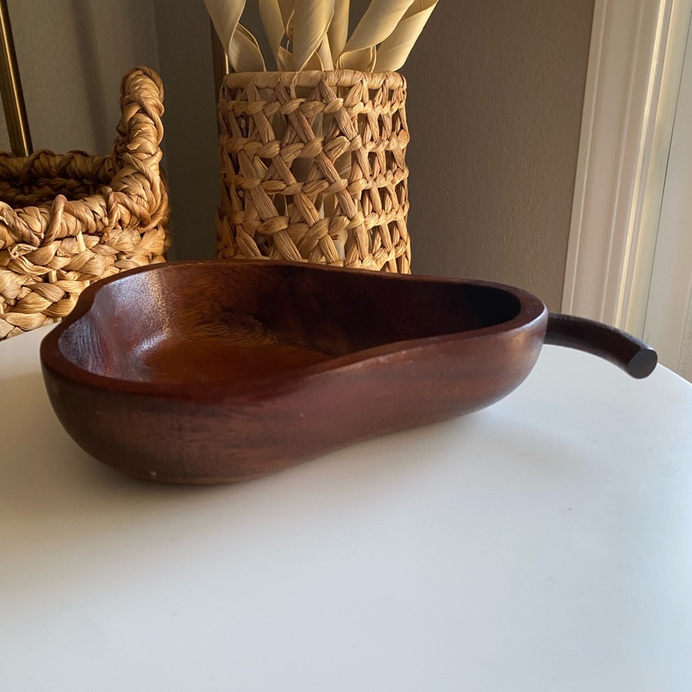 Rustic Pear-Shaped Wooden Serving Bowl by “The Cellar” by Macy’s. Cute! - Picture 4 of 10